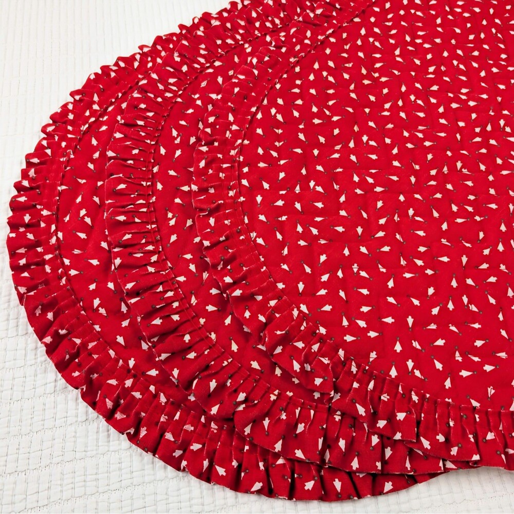 Vintage Quilted Christmas Tree Placemats Ruffled Edge Oval Set of 3 Red White